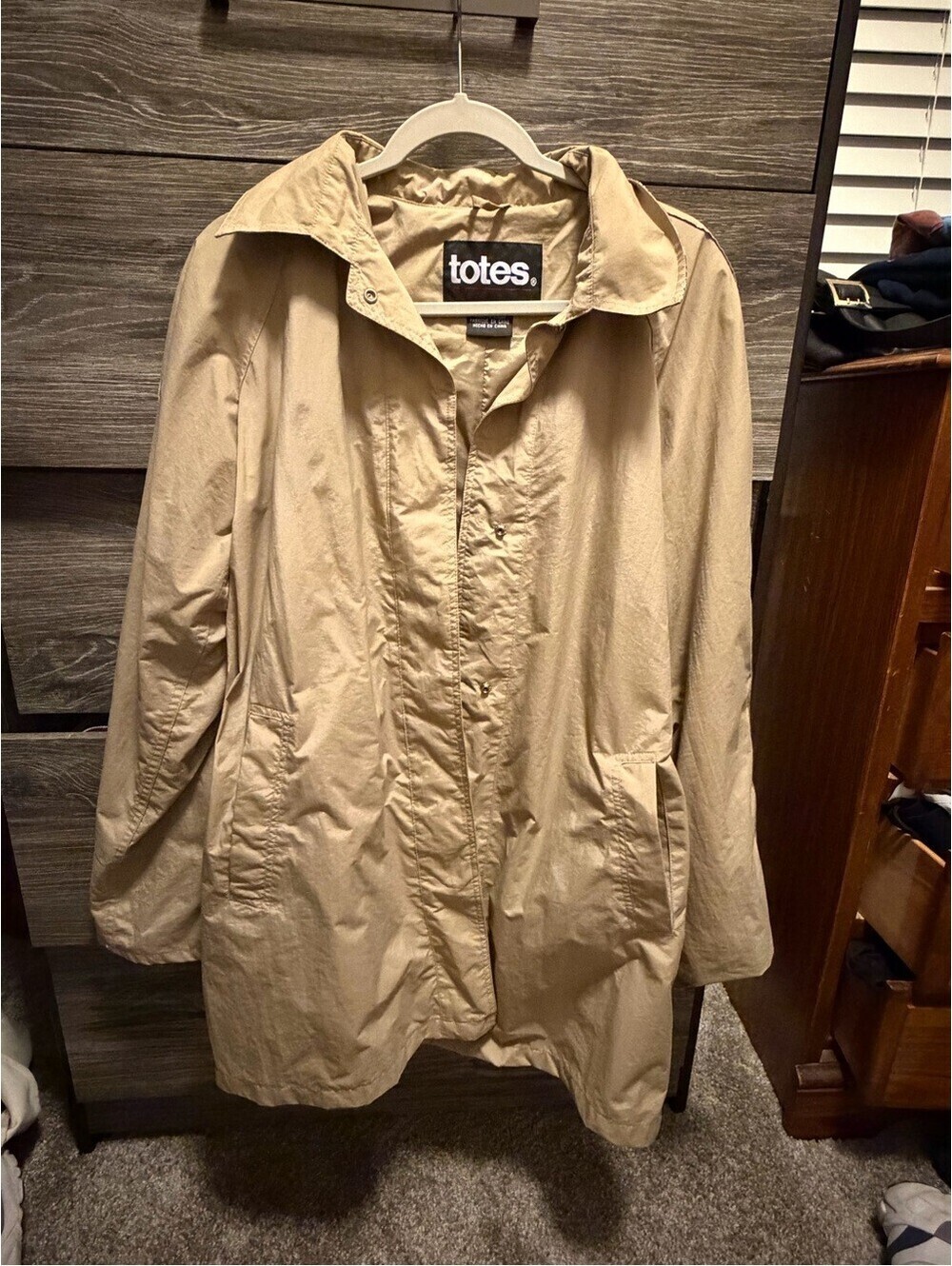 totes Lightweight Khaki Trench Coat